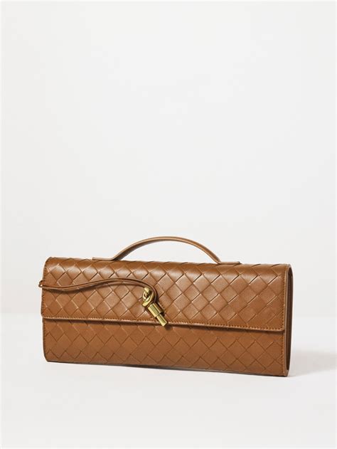 Andiamo Long Clutch In Intrecciato Lamb Leather In Brown.